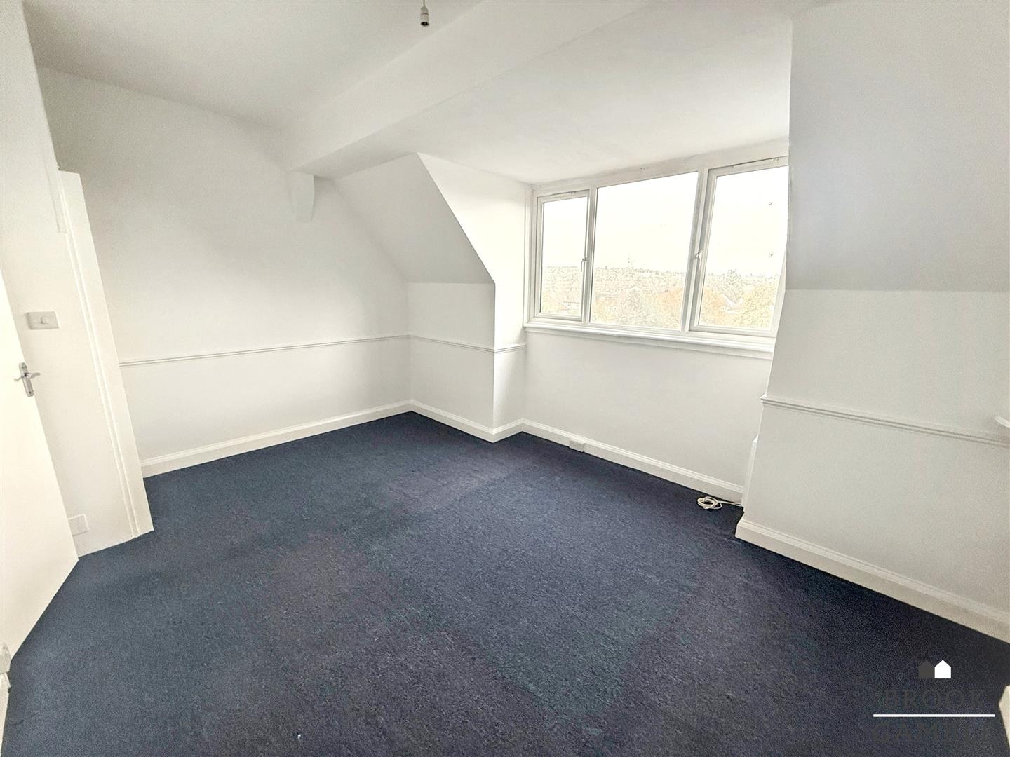 2 Bedroom Flat. Victoria Drive in Eastbourne,  7